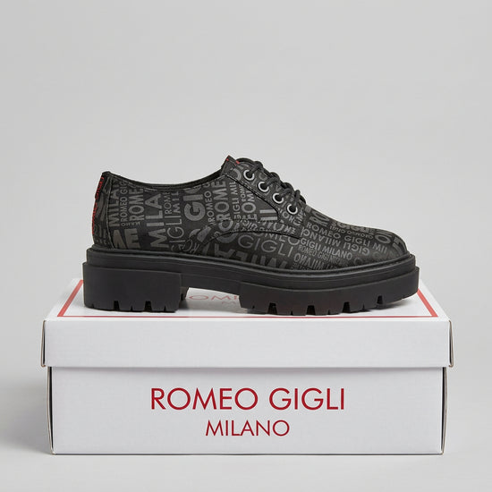Francesi a Romeo Gigli 669