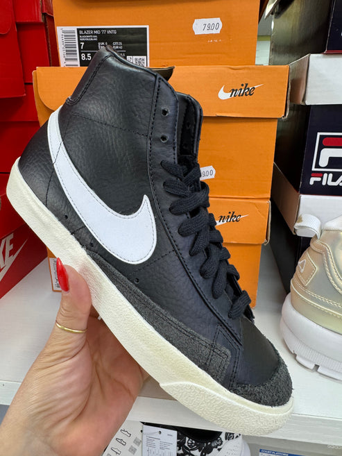 Nike Blazer Mid