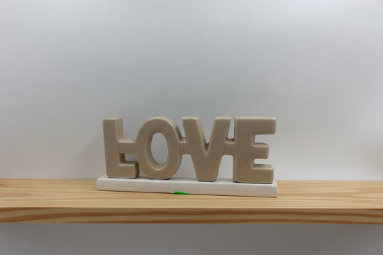 Scritta love in ceramica